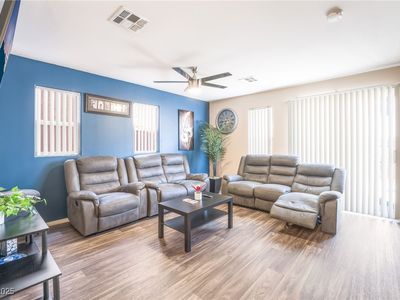 4064 Rocky Beach Dr, Las Vegas, NV, 89115