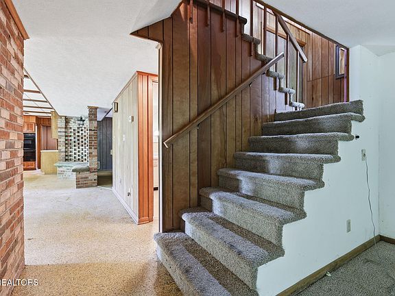 5th image of 114 Balboa Cir