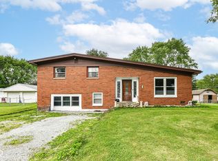 2420 E 40th St, Anderson, IN 46013