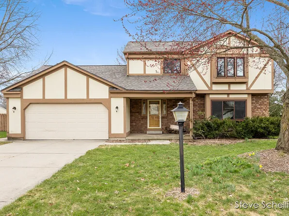 1830 Lockmere Dr SE, Kentwood, MI 49508