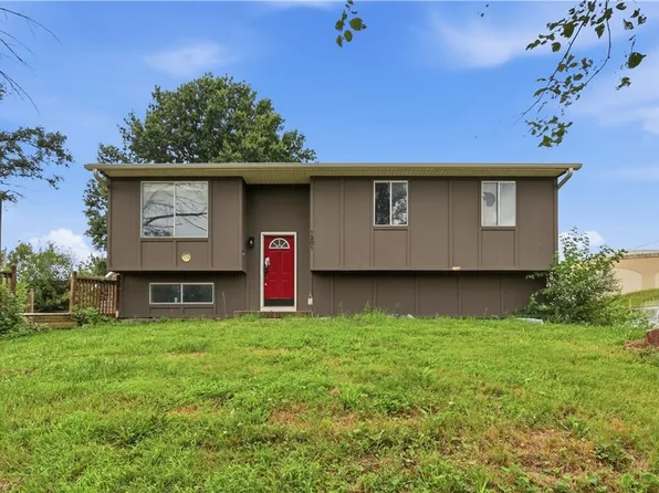 1201 S 5th St, Atchison, KS 66002