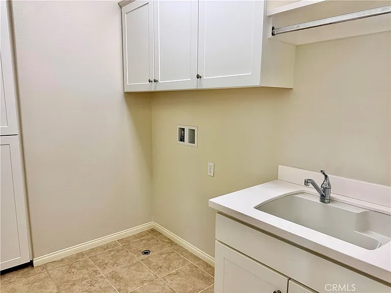 102 Chestnut Grv — Photo 21