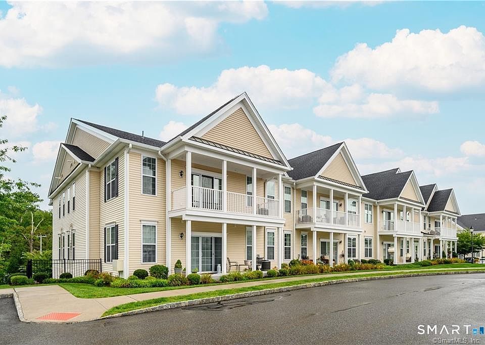 1st image of 822 Center Meadow Ln Unit 822