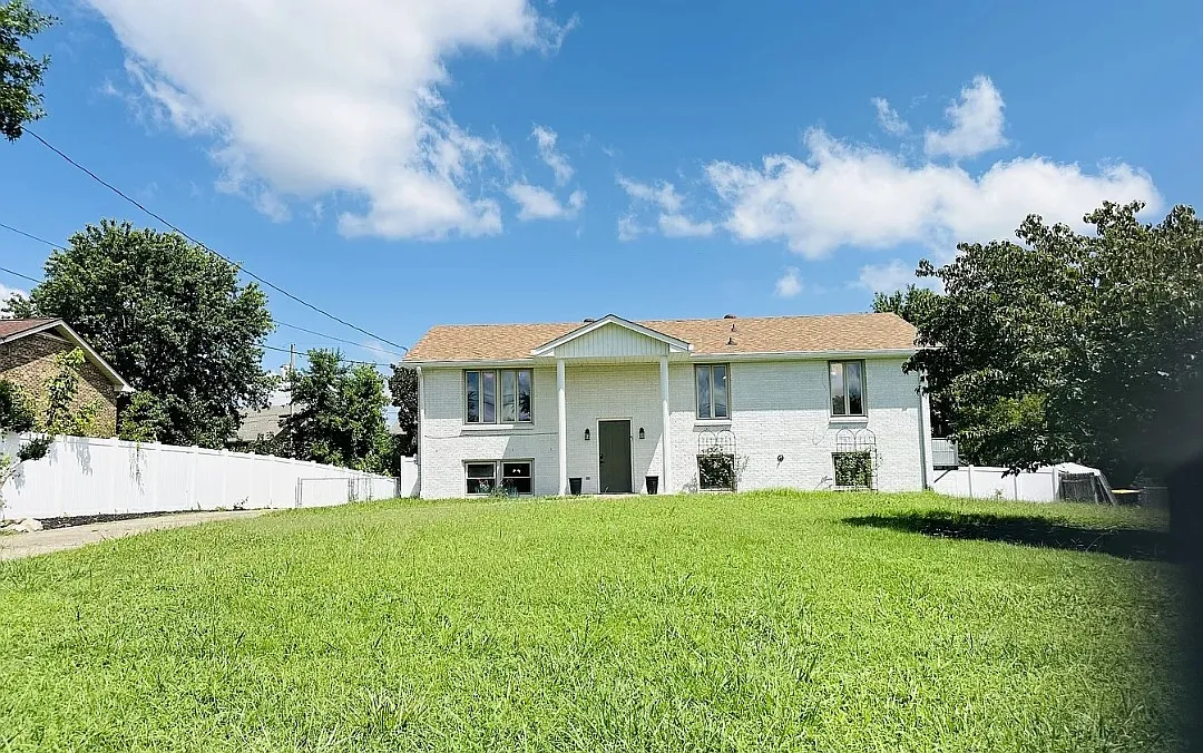 307 Bancroft Dr — Photo 3