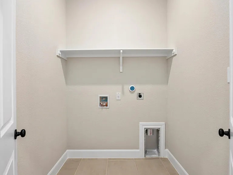 405 Park Cir — Photo 35