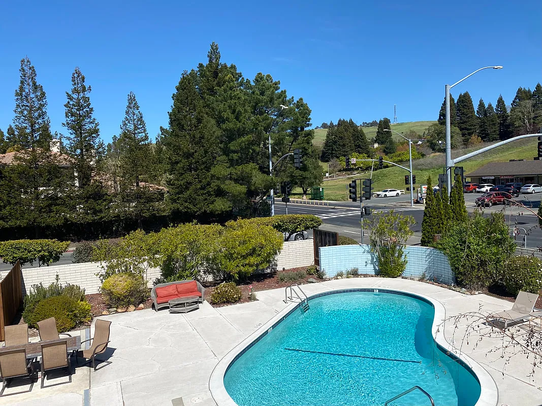 640 Moraga Rd — Photo 2