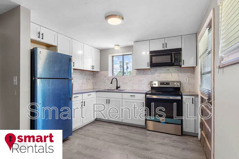 2 bed, 1.0 bath, 700 sqft, $1,099 — Photo 1