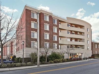 242 Maple Avenue #308, Westbury, NY, 11590