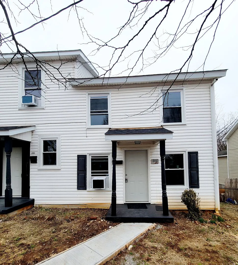 One-Bedroom Apartment for Rent Close to Downtown! — Photo 1