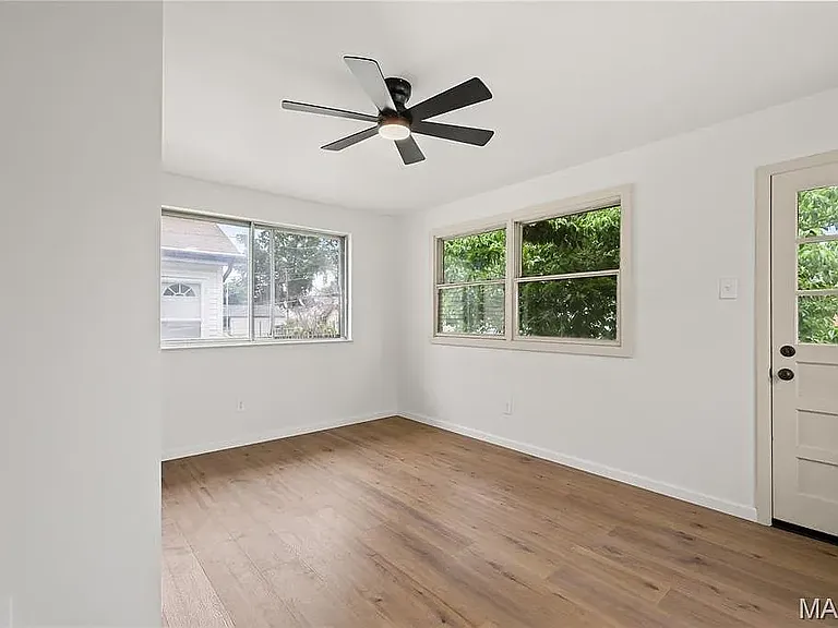 5223 Schollmeyer Ave — Photo 10