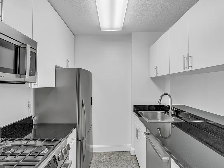 280 Park Ave S #11L — Photo 6