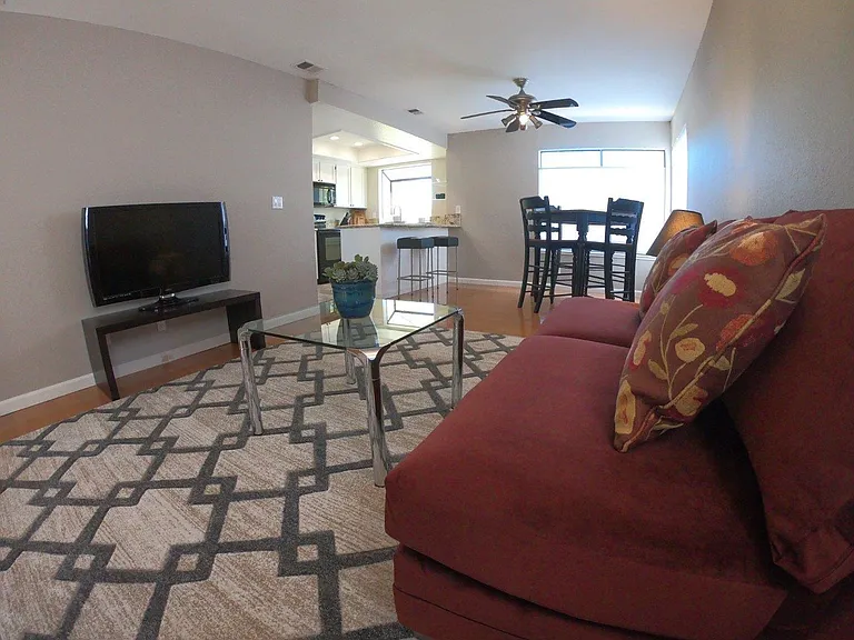 43139 Mayfair Park Ave — Photo 4