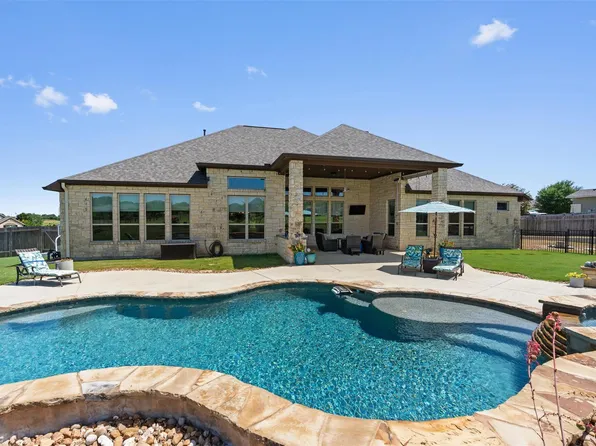 209 E Vienna Dr, Hutto, TX 78634