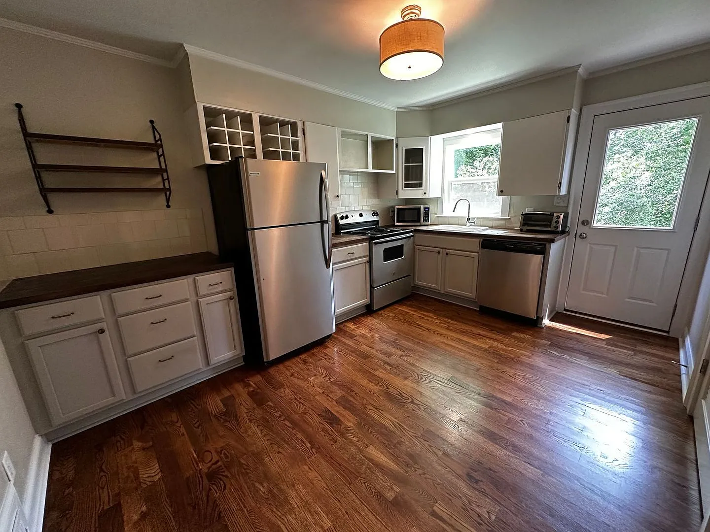 Pre-Leasing For August 9th 2027! — Photo 4