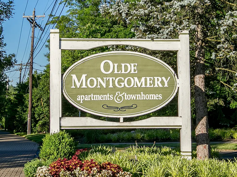 Olde Montgomery Apartments & Townhomes