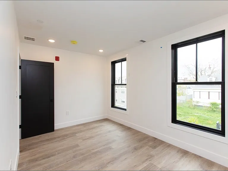 173 Magnolia St #4 — Photo 6