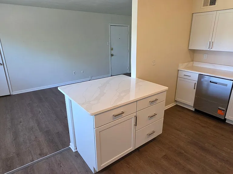 1810 Sparrow Rd — Photo 6