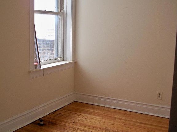 3rd image of 3135 N Cicero Ave Ste 4