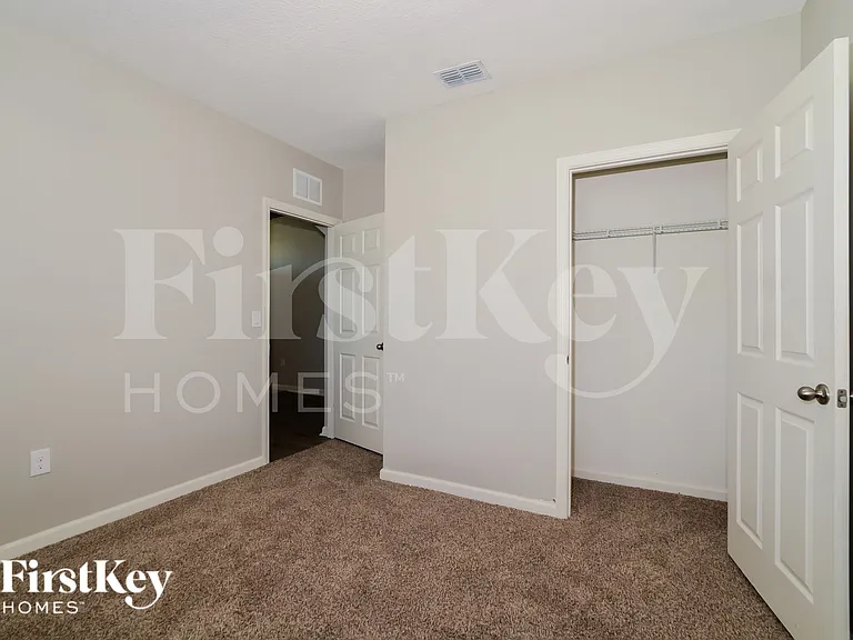 374 Sauders Rd SE — Photo 13