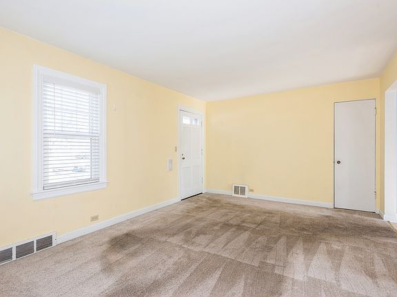 5th image of 213 W Potomac Ave