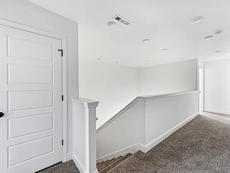 2070 Wildflower Dr — Photo 13