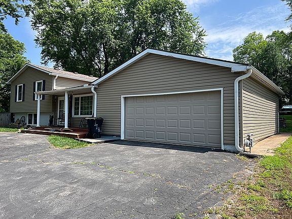 3rd image of 1783 S 49th Pl