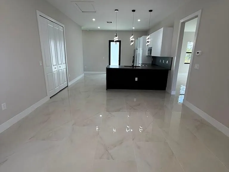 932 Dempsey St — Photo 3