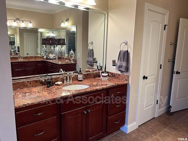 10216 San Remo Pl — Photo 18