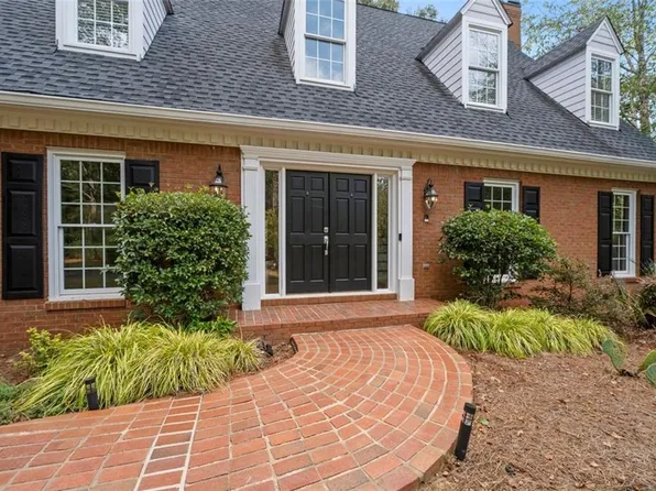 8705 River Bluff Ln, Roswell, GA 30076