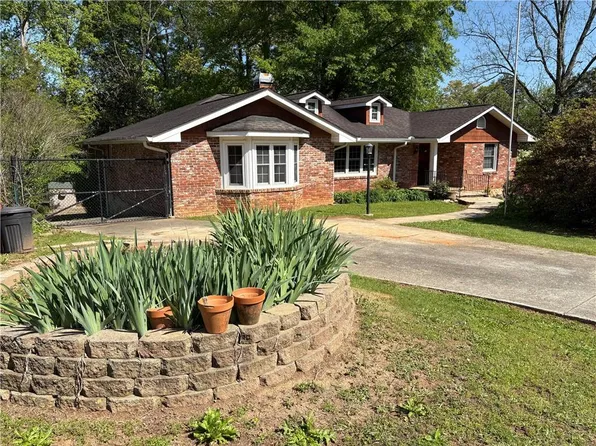 1277 Carolyn Dr NE, Atlanta, GA 30329