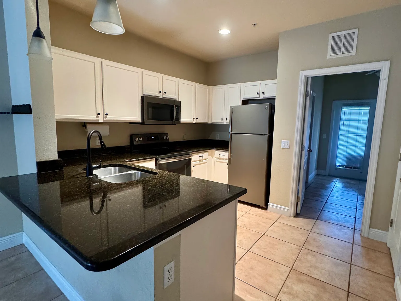 2 bed, 1148 sqft, $1,785 — Photo 4