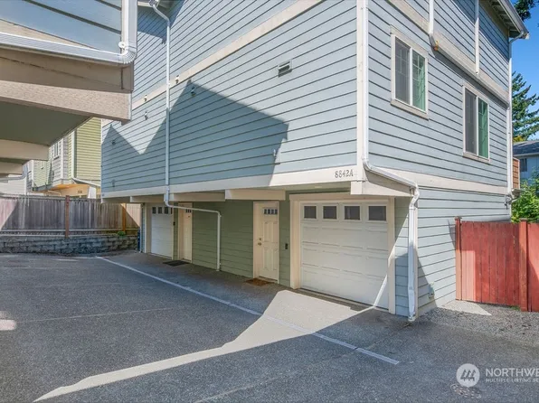 8842 Midvale Avenue N #A, Seattle, WA 98103