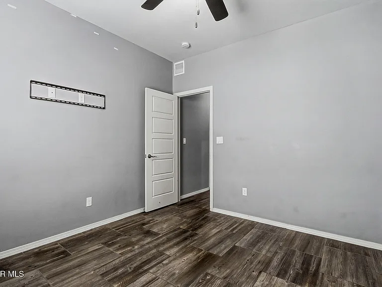 13453 Coldham St — Photo 24