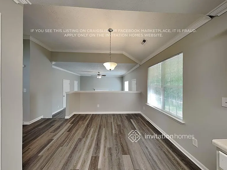 2625 Fairstone Ave — Photo 6