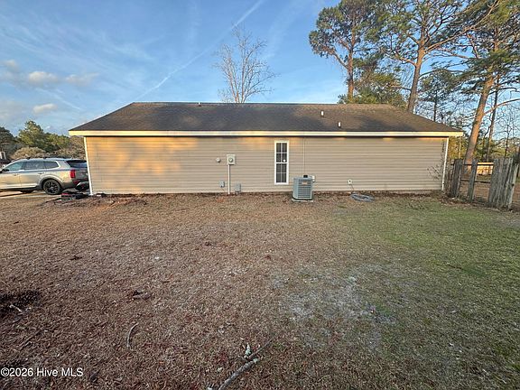 4th image of 166 Bayberry Road