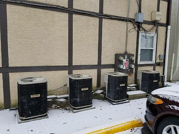 3rd image of 116 W Norwich Ave