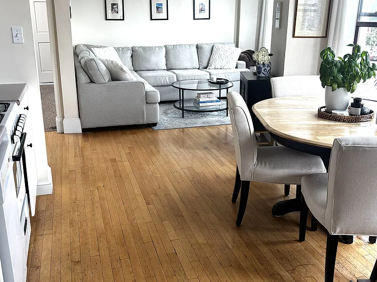 479 W Broadway #3 — Photo 3