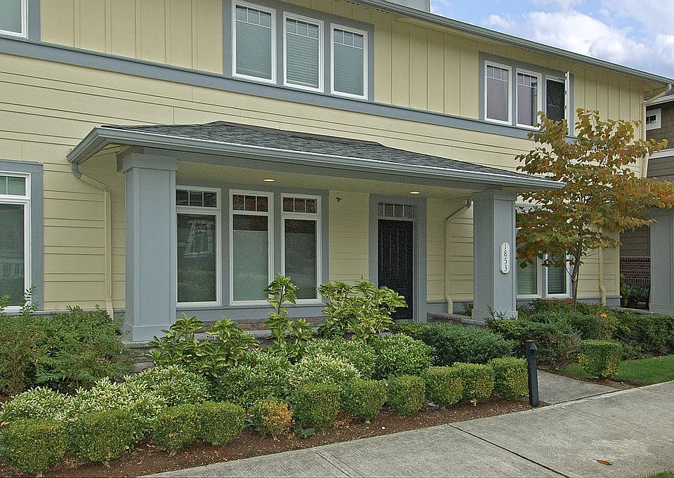 1st image of 1853 11th Ln NE