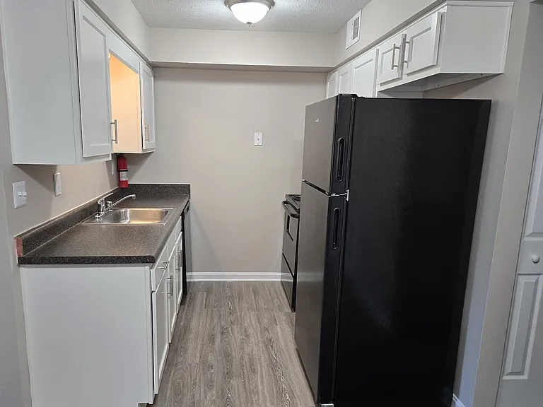 Breckinridge Park Apartments — Photo 6
