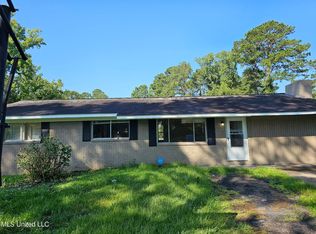 701 Waterview Dr, Meridian, MS 39307