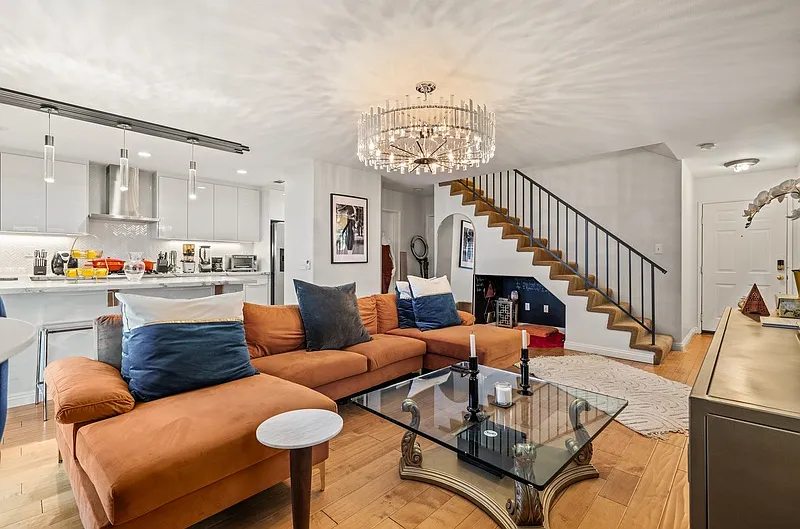 3 bed, 2.0 bath, $4,500 — Photo 3