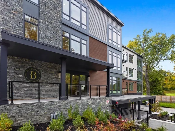 20 Kinmonth Rd #304, Newton, MA 02468