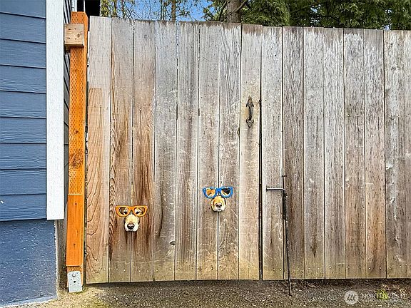 4th image of 23705 7th Avenue W