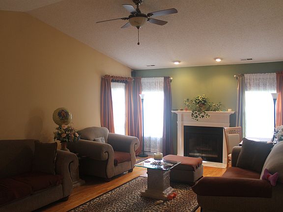 2nd image of 384 Elizabeth Dr