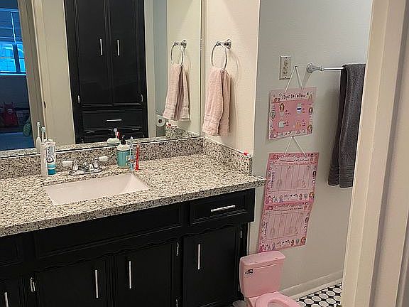4th image of 310 Beechwood Dr