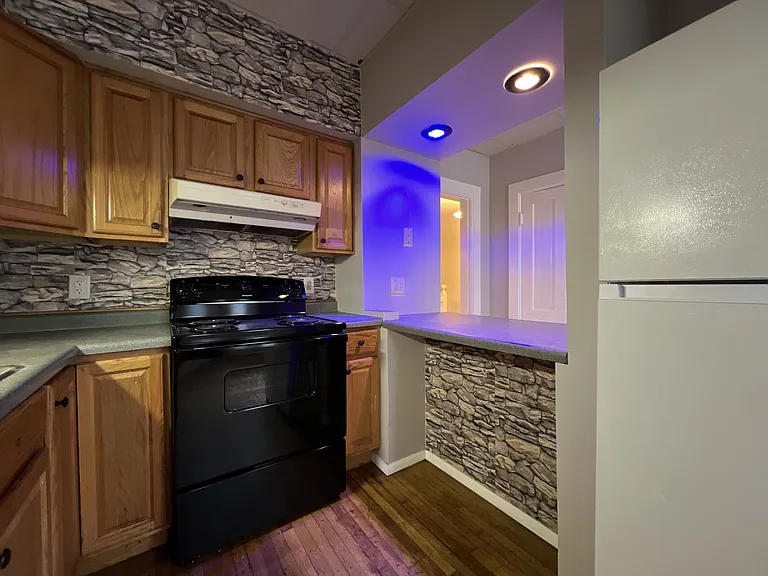 697 Wilson Ave #1 — Photo 9