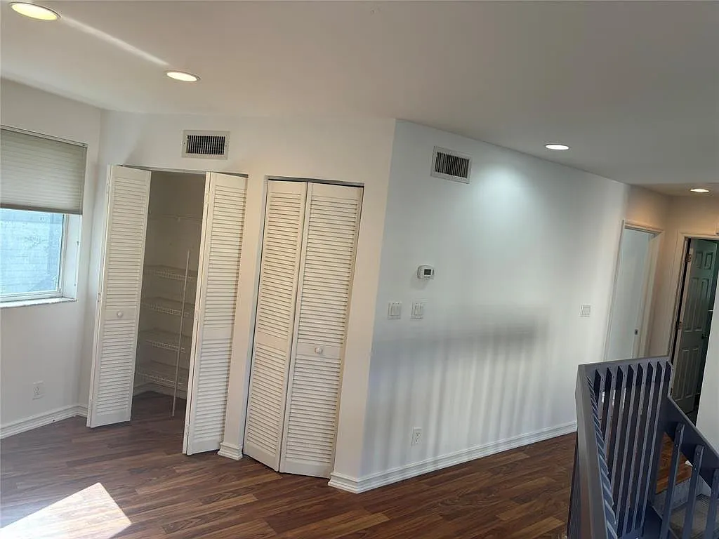 3 bed, 2.5 bath, 1774 sqft, $4,400 — Photo 3