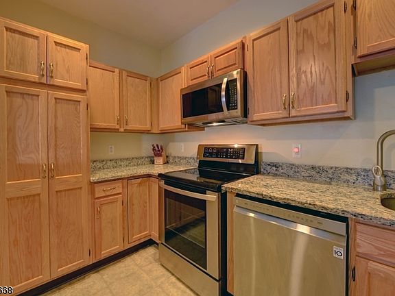 4th image of 1204 Richmond Rd
