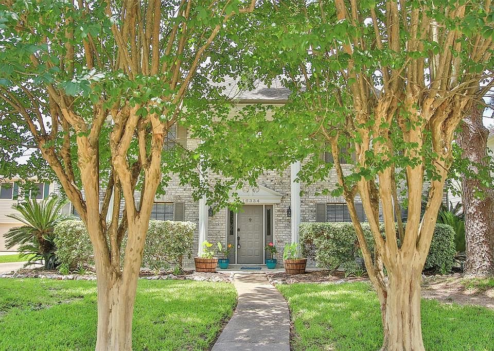 Welcome to this charming 2-story home in the heart of the master-planned community of Copperfield! It's a Ryland Home - 5 bedrooms with plenty of living space downstairs!