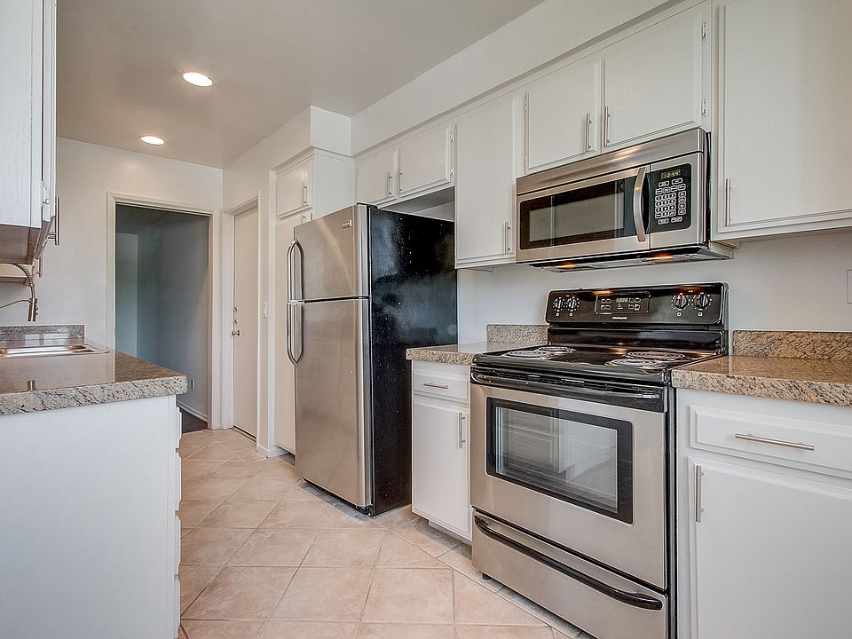 1st image of 4365 Mammoth Ave #8621524